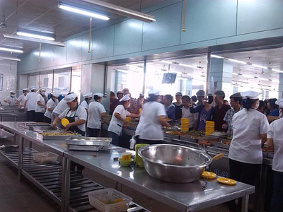 迎新特輯 江蘇科技大學(xué)后勤集團2017級新生接待餐飲保障工作圓滿完成